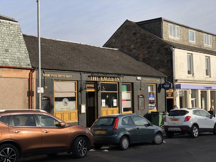 VILLAGE PUBLIC HOUSE / LOUNGE TO LET / FOR SALE - POTENTIAL RESTAURANT / RESIDENTIAL DEVELOPMENT